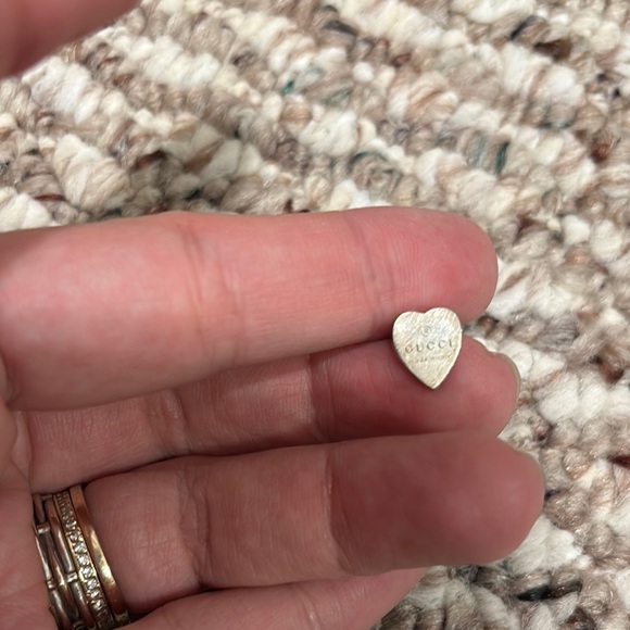 Gucci Gold Heart Stud Earring - Picture 1 of 4